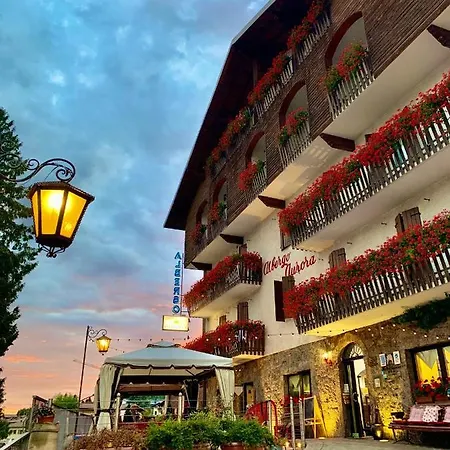 Aurora Hotel 3*