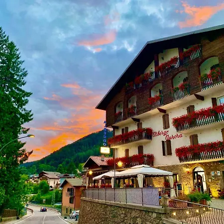 Aurora Hotel 3*