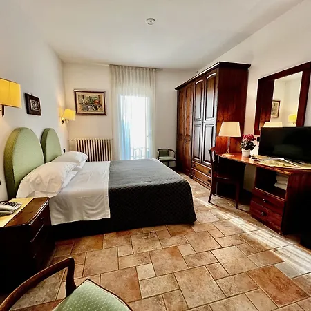 Hotel Aurora
