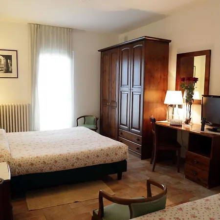 Aurora Hotel
