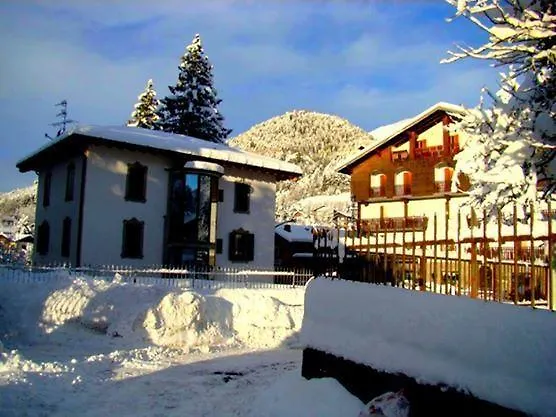 Szálloda Aurora Castione della Presolana