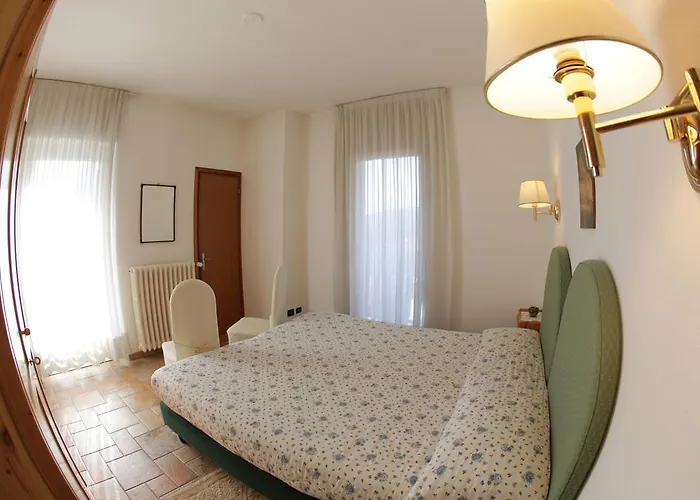 Szálloda Aurora Castione della Presolana